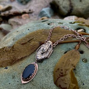 Middle of Nowhere, Center of Everywhere