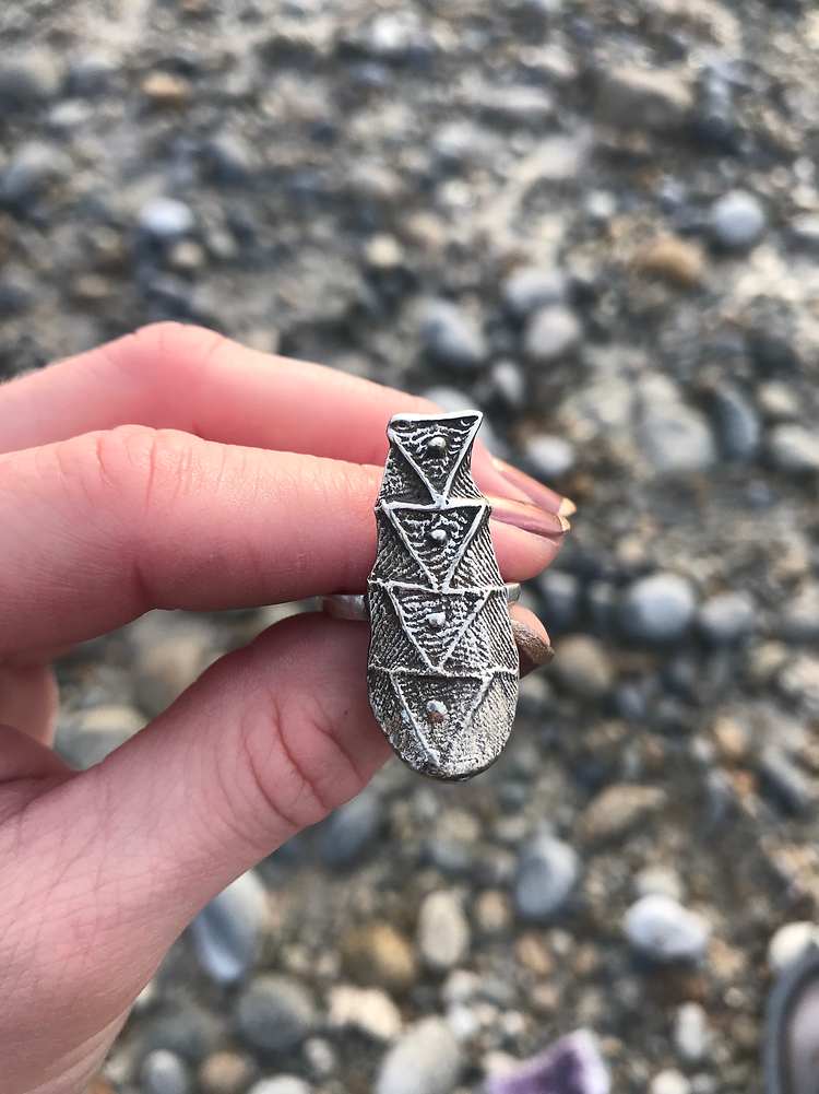 Quad Triangle Ring
