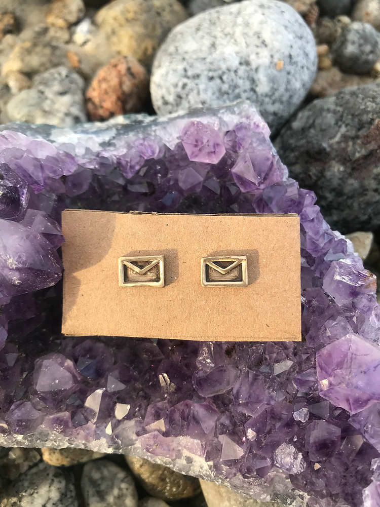 Sendvelope Earrings