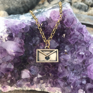 Sendvelope Necklace
